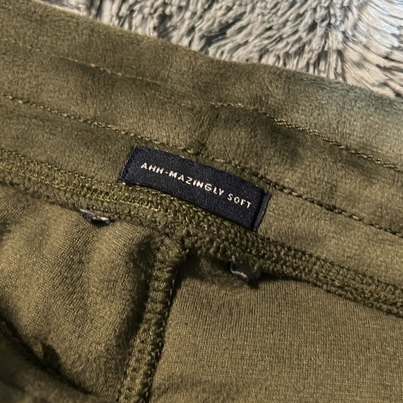 American Eagle amazingly soft pants, size small. Like new condition. - Picture 2 of 3